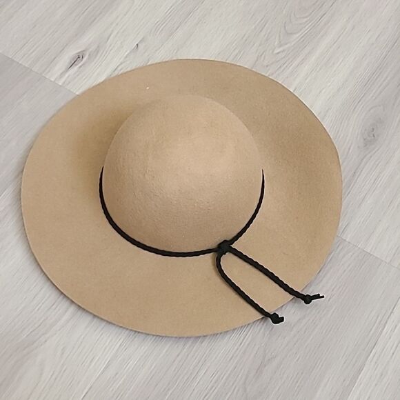 NWT World Market Felt Hat Tan Light Brown Wool Felt Wide Rim Braid Trim fall - Picture 1 of 3